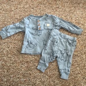 Carters Newborn Set